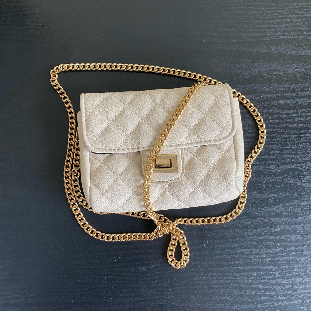 Small white leather purse